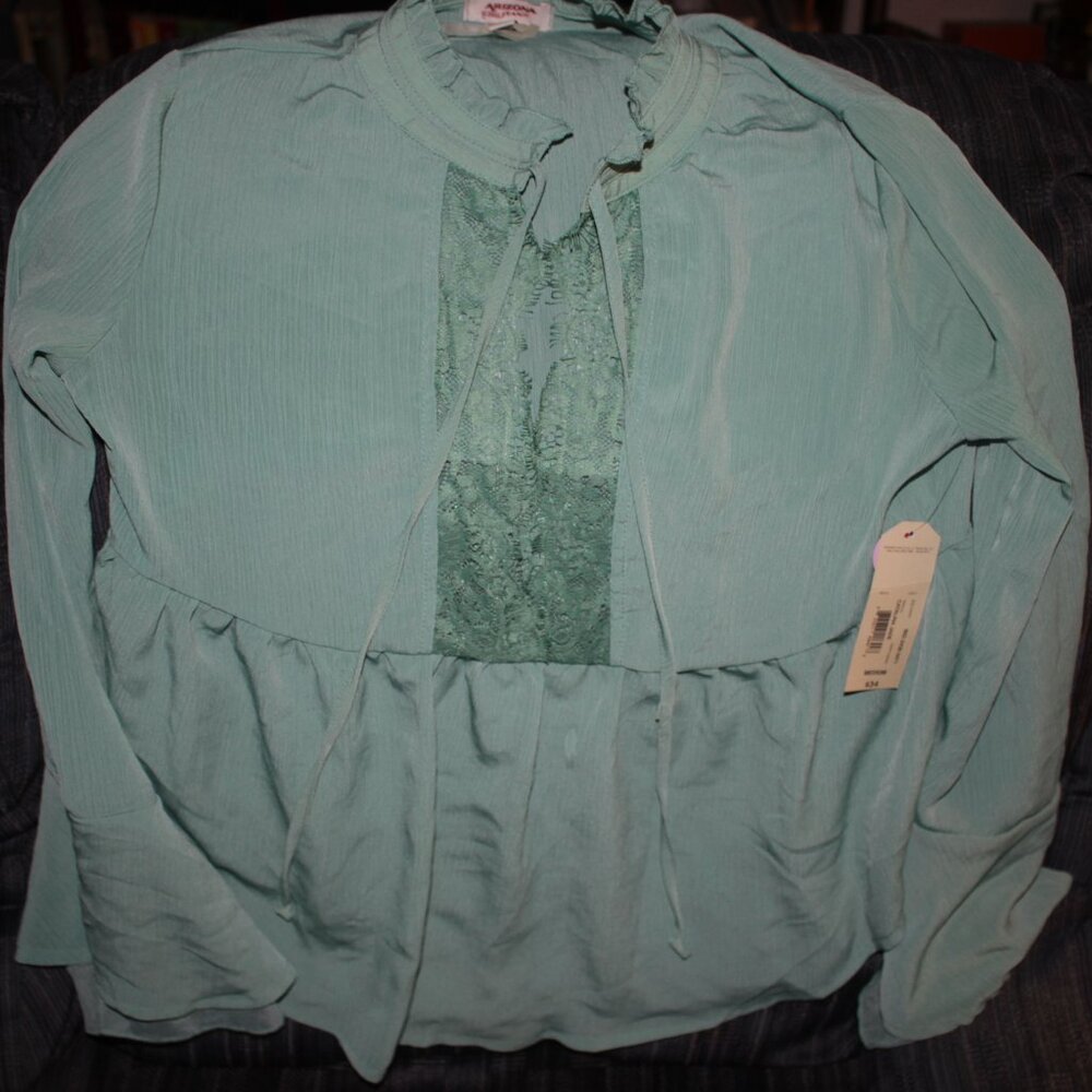 Arizona Jean Company Butterfly Long Sleeve Top - NWT